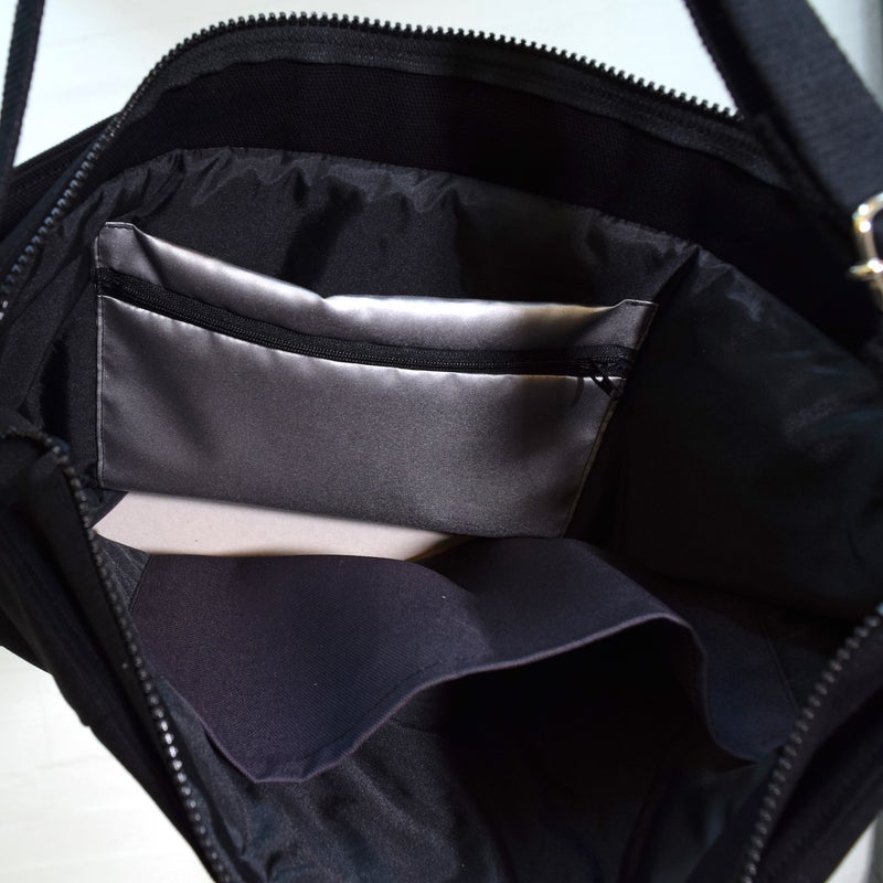 Riiminka Basic J&auml;tti Mainio olkalaukku, black series, all black